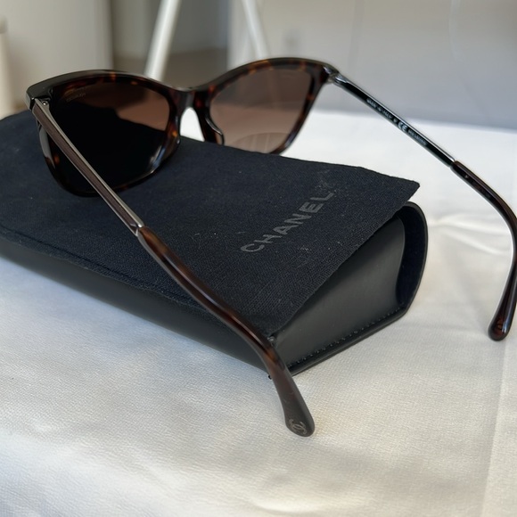 CHANEL Cat-eye Sunglasses - Picture 4 of 9